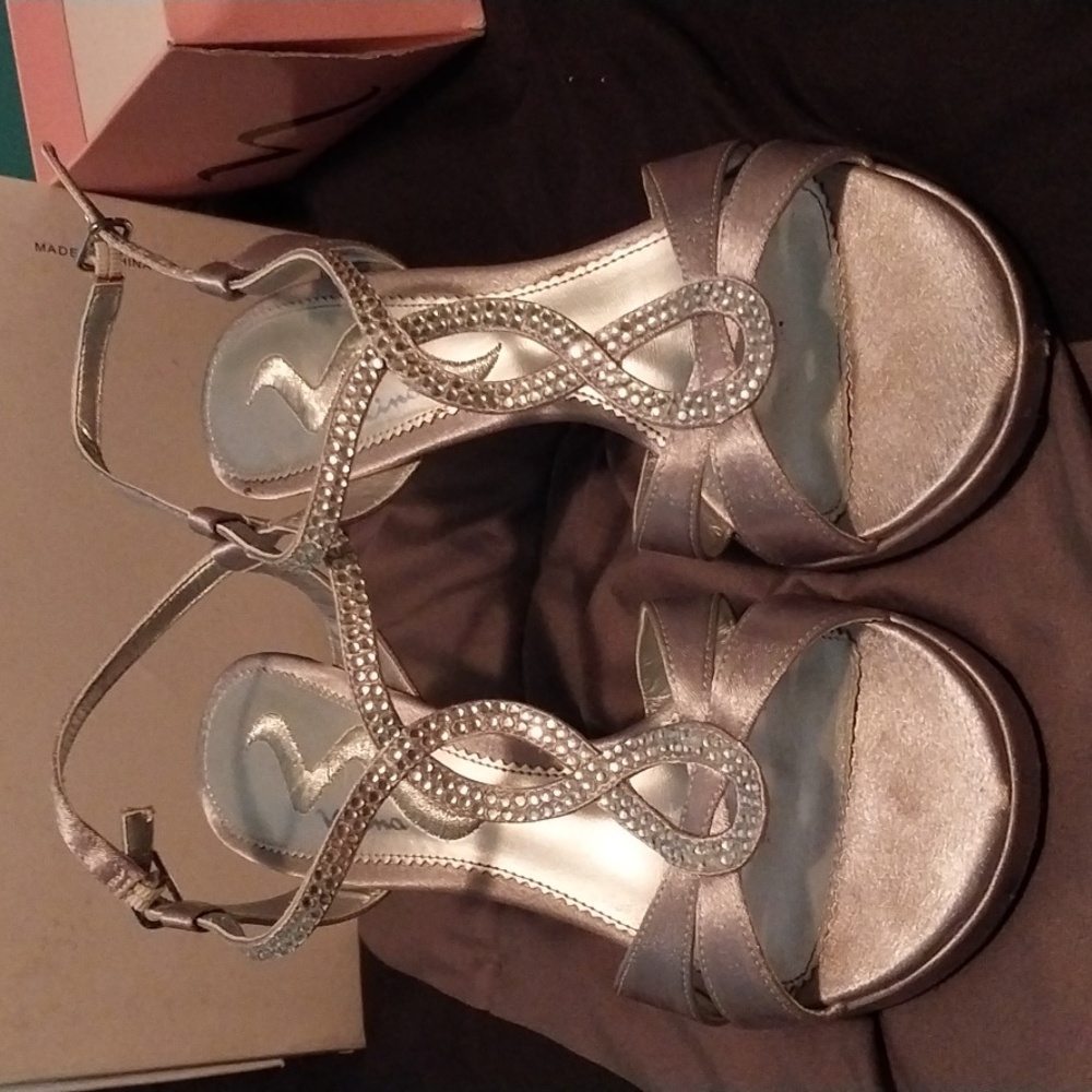 Silver Nina Shoes Size 8w